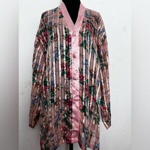 Vintage Victoria's Secret Gold Label Floral Satin Trim Lounge Top Hong Kong Tag